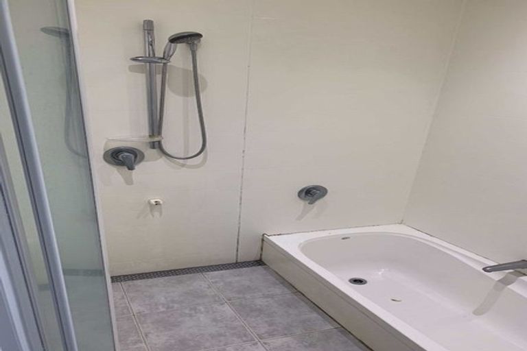 Photo of property in 31 Rosalind Road, Glenfield, Auckland, 0629