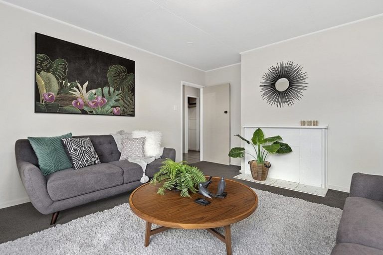 Photo of property in 24 Sare Crescent, Fairfield, Hamilton, 3214