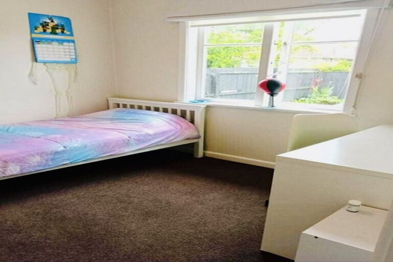 Photo of property in 11 Hikurangi Street, Te Atatu Peninsula, Auckland, 0610