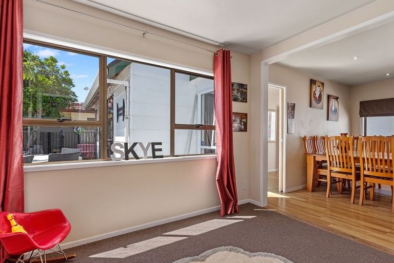 Photo of property in 29 Lingham Crescent, Torbay, Auckland, 0630