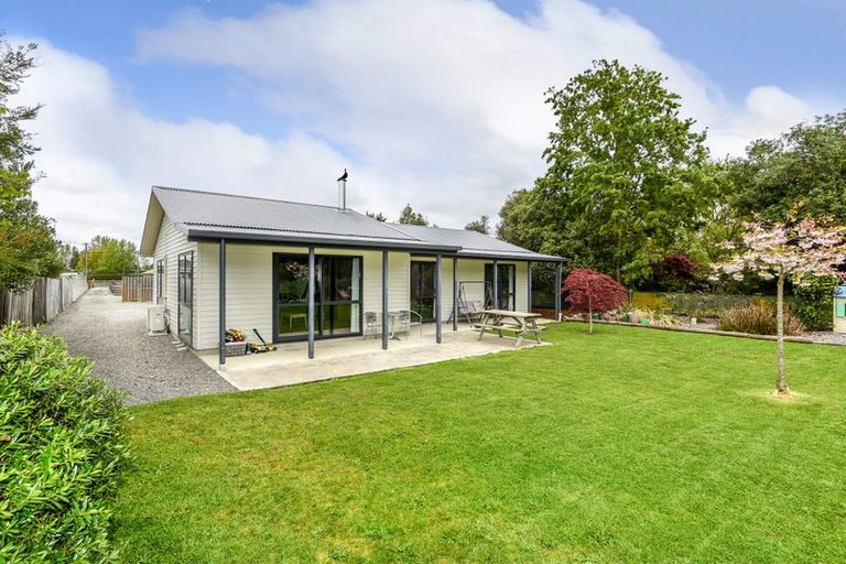 Photo of property in 21a Cross Street, Coalgate, 7673