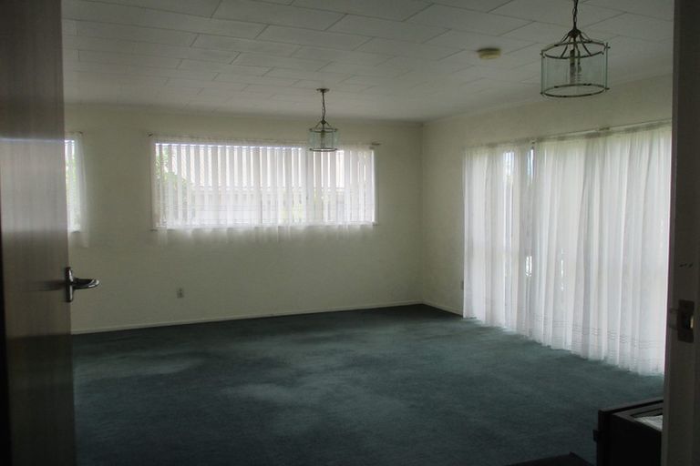 Photo of property in 3 Booker Place, Weymouth, Auckland, 2103
