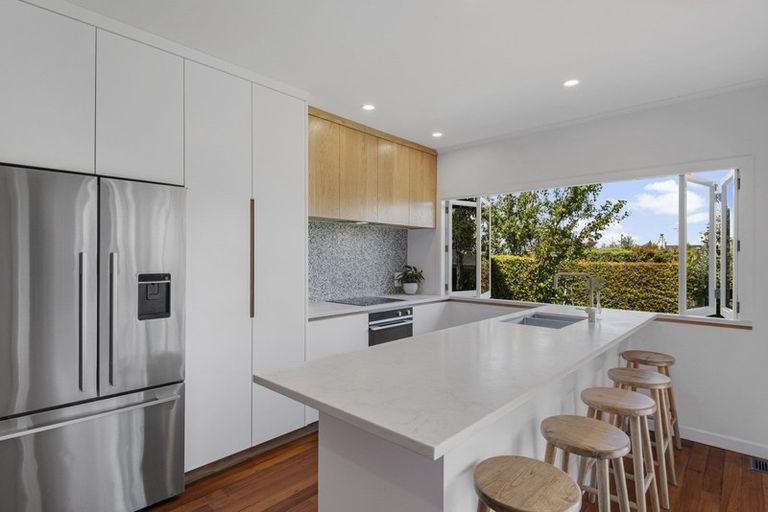 Photo of property in 5 Coronation Street, Belmont, Auckland, 0622