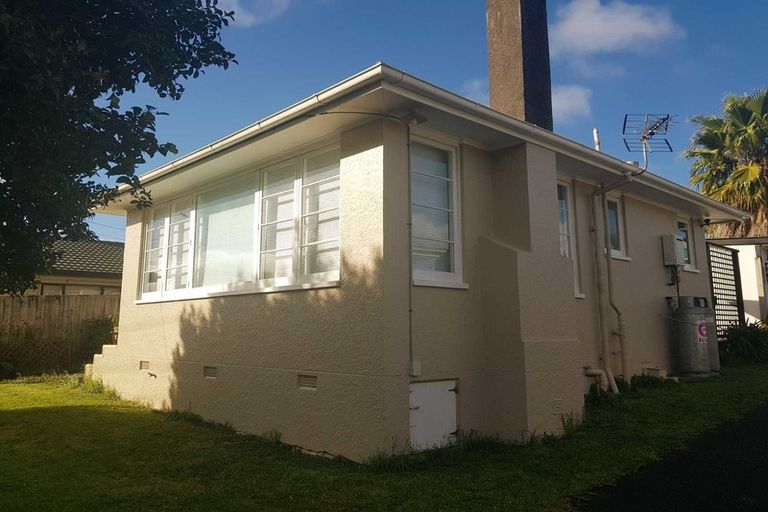 Photo of property in 30 Kamara Road, Glen Eden, Auckland, 0602