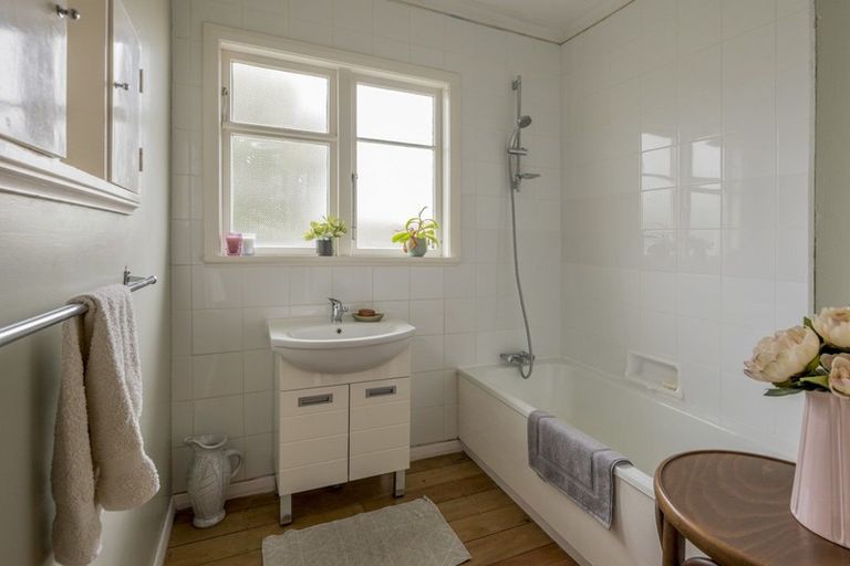 Photo of property in 16 Tawa Street, Levin, 5510