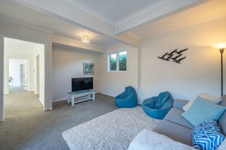 Photo of property in 18 Kowhai Grove, Raumati Beach, Paraparaumu, 5032