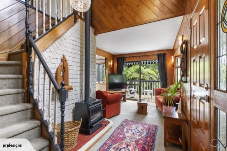 Photo of property in 15 Karen Road, Laingholm, Auckland, 0604