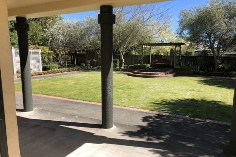 Photo of property in 32 Kilkenny Place, Fitzherbert, Palmerston North, 4410