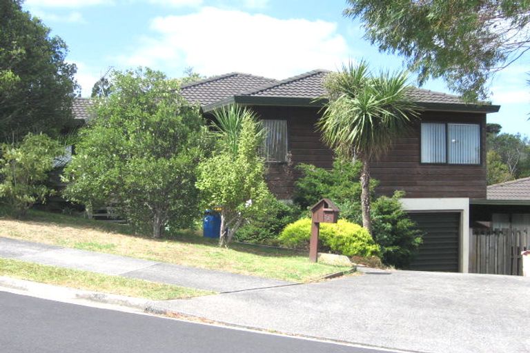Photo of property in 1/32 Witheford Drive, Bayview, Auckland, 0629