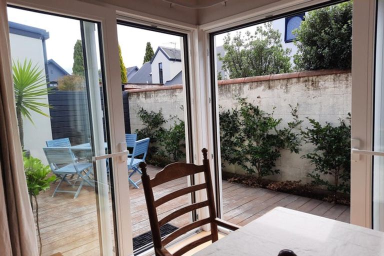 Photo of property in 6 John Britten Lane, Riccarton, Christchurch, 8011