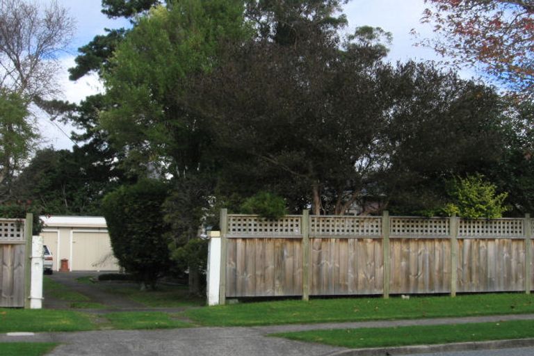 Photo of property in 18 Puriri Road, Waikanae, 5036