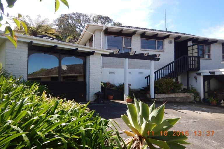 Photo of property in 2/9 Seaton Road, Murrays Bay, Auckland, 0630