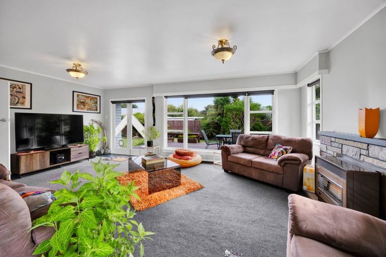 Photo of property in 8 Wera Street, Hawera, 4610