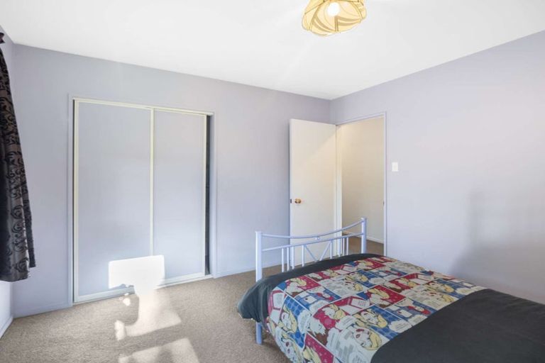 Photo of property in 15 Hemingford Place, Halswell, Christchurch, 8025