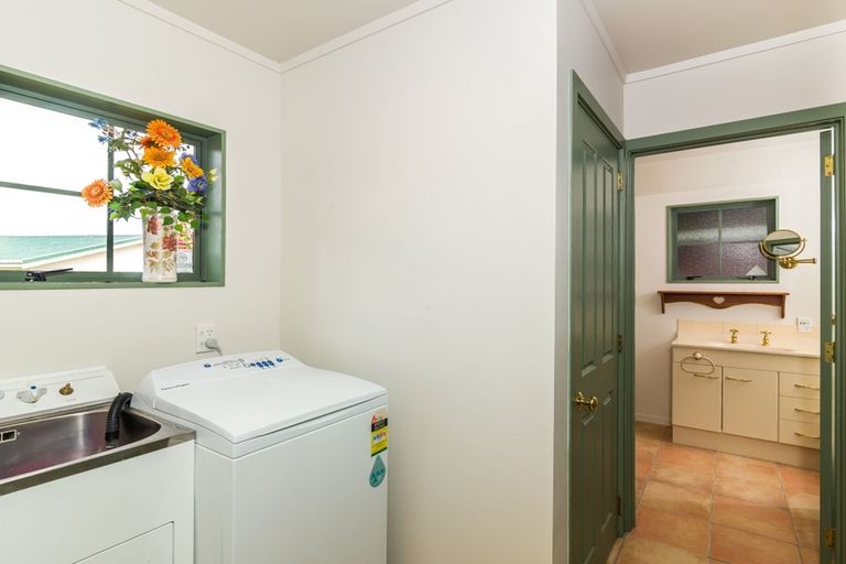 Photo of property in 2 Par Place, Kinloch, Taupo, 3377