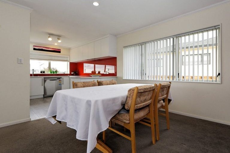 Photo of property in 259 Glengarry Road, Glen Eden, Auckland, 0602