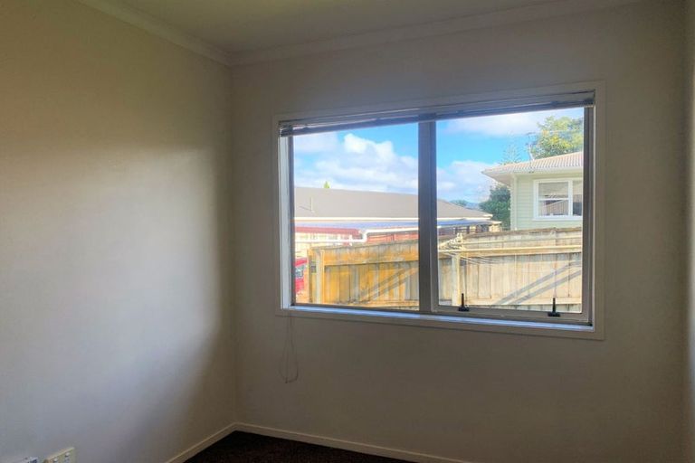 Photo of property in 19 Waitaki Street, Henderson, Auckland, 0612