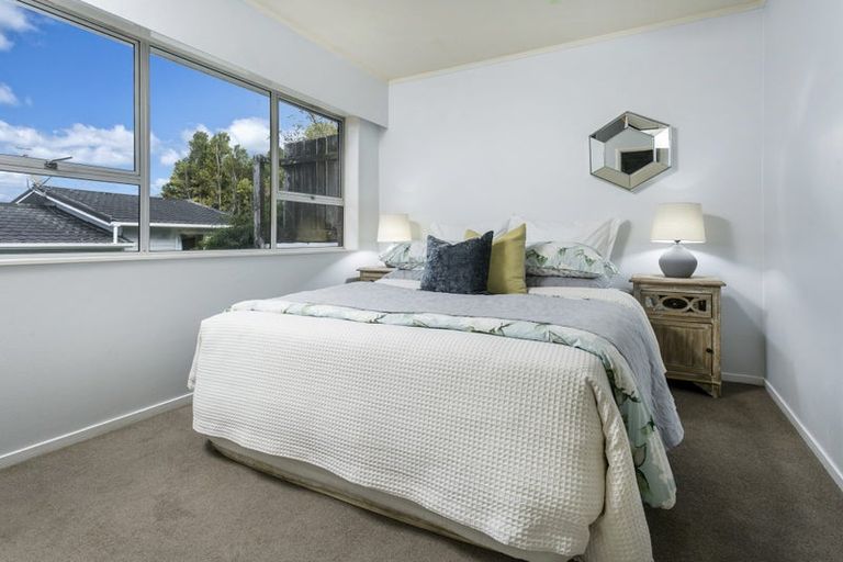 Photo of property in 1/7 Keldale Place, Forrest Hill, Auckland, 0620