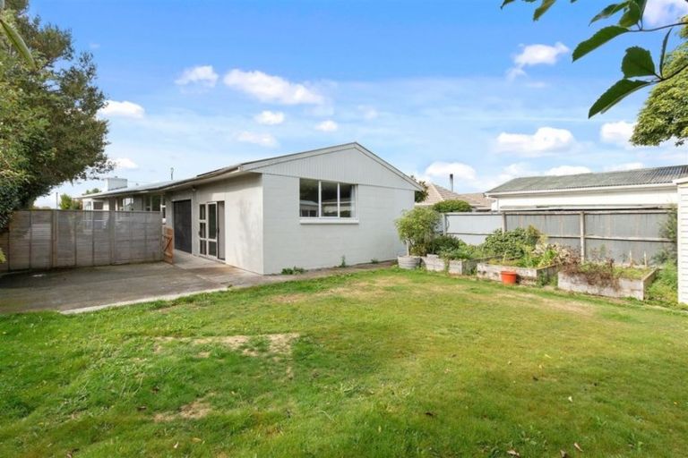 Photo of property in 39 Cotswold Avenue, Bishopdale, Christchurch, 8053
