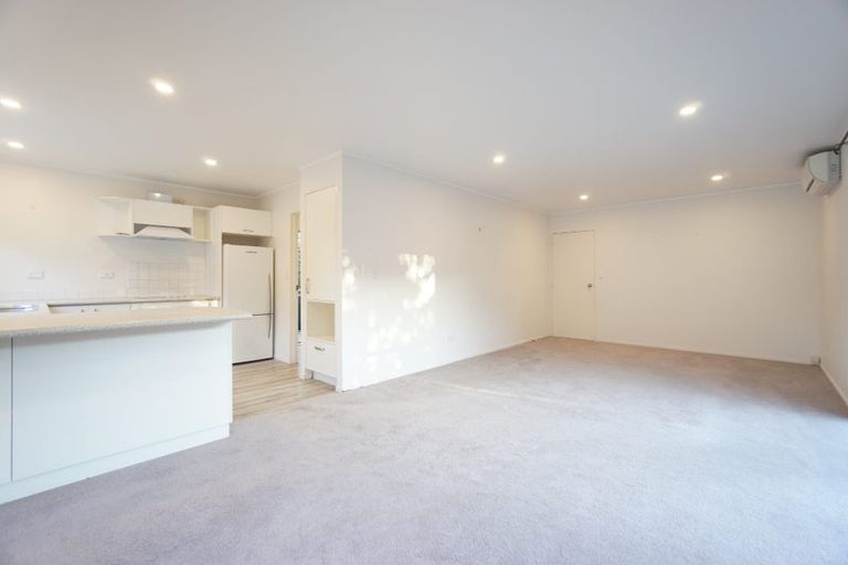 Photo of property in 2/46 La Trobe Street, Pakuranga Heights, Auckland, 2010