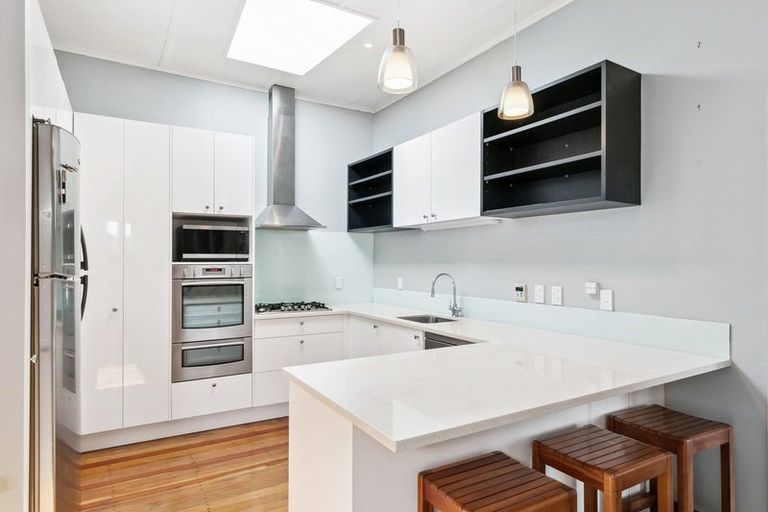 Photo of property in 5 Mckenzie Terrace, Te Aro, Wellington, 6011