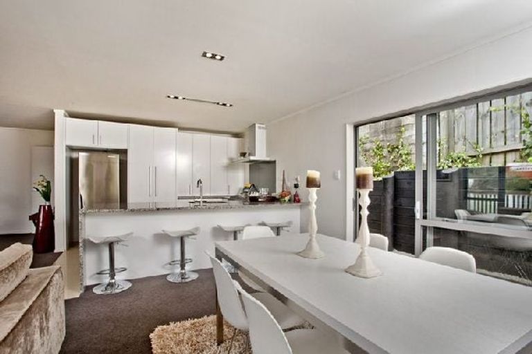 Photo of property in 234 Beach Haven Road, Beach Haven, Auckland, 0626