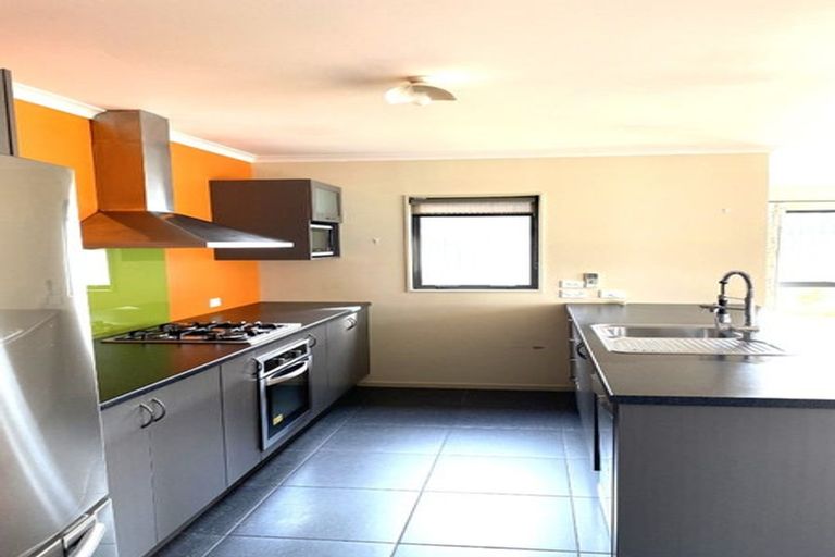 Photo of property in 12 Cresswell Place, Johnsonville, Wellington, 6037