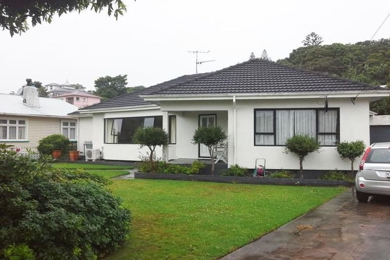 Photo of property in 26 Gilbert Street, New Plymouth, 4310