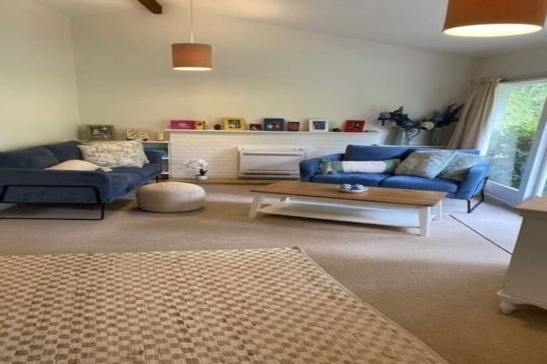 Photo of property in 2/55 Garreg Road, Bryndwr, Christchurch, 8052