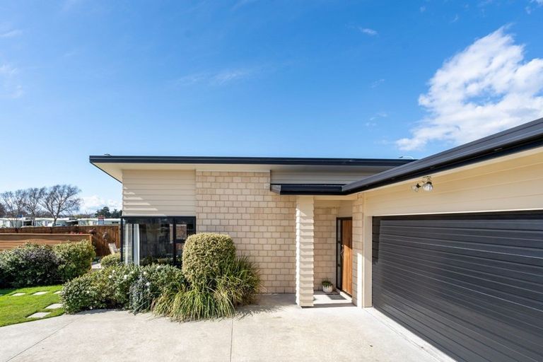 Photo of property in 42 Tyndall Street, Palmerston North, 4414