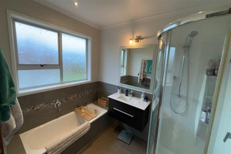 Photo of property in 44 Nevada Drive, Merrilands, New Plymouth, 4312