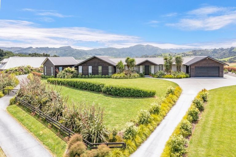 Photo of property in 16 Tamahunga Drive, Matakana, Warkworth, 0985