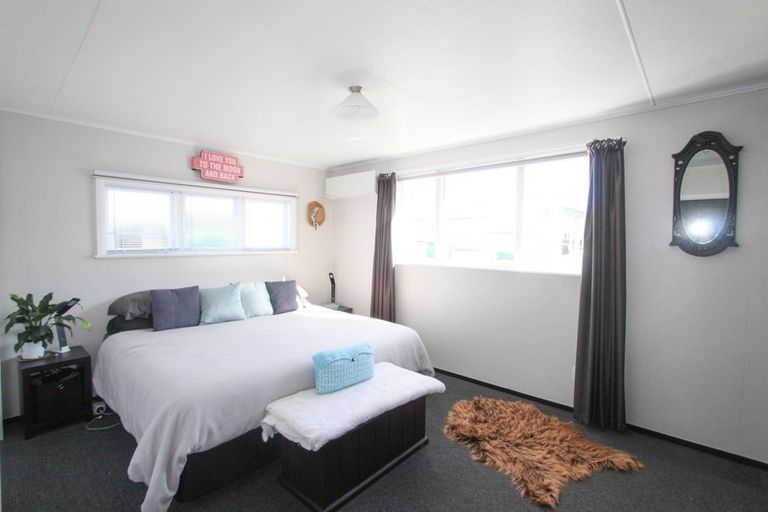 Photo of property in 12 Sedcole Street, Pahiatua, 4910