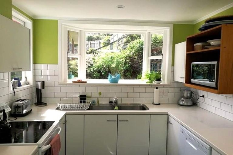 Photo of property in 74 Warwick Street, Wilton, Wellington, 6012