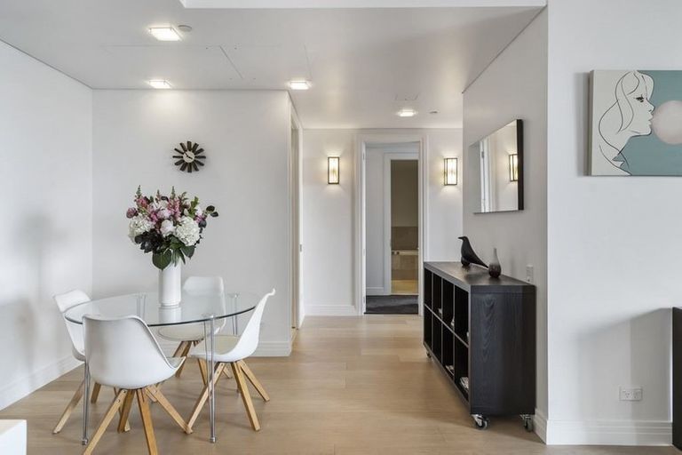 Photo of property in The Metropolis Apartments, 3304/1 Courthouse Lane, Auckland Central, Auckland, 1010