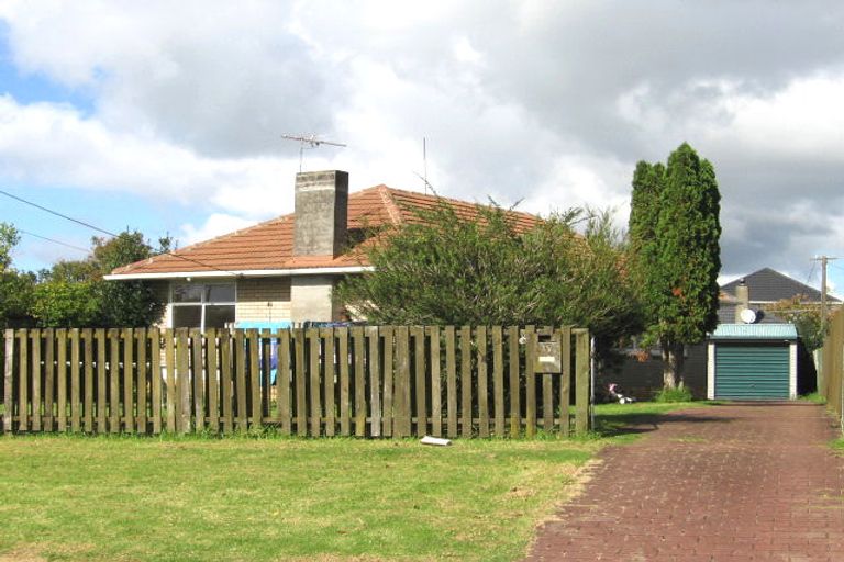 Photo of property in 49 Waipani Road, Te Atatu Peninsula, Auckland, 0610