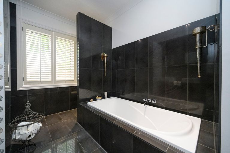 Photo of property in 6 Carlton Avenue, Palmerston North, 4414