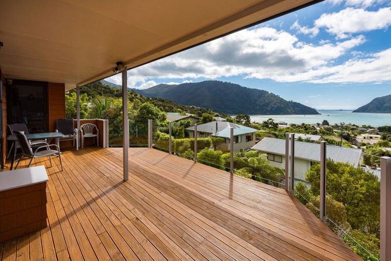 Photo of property in 3 Ruataniwha Place, Okiwi Bay, French Pass, 7193