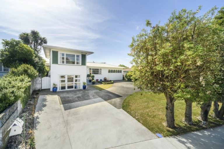 Photo of property in 9 Parata Street, Hokowhitu, Palmerston North, 4410