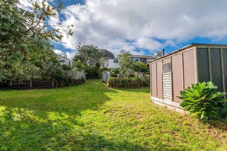 Photo of property in 10 Frances Street, Waikanae Beach, Waikanae, 5036