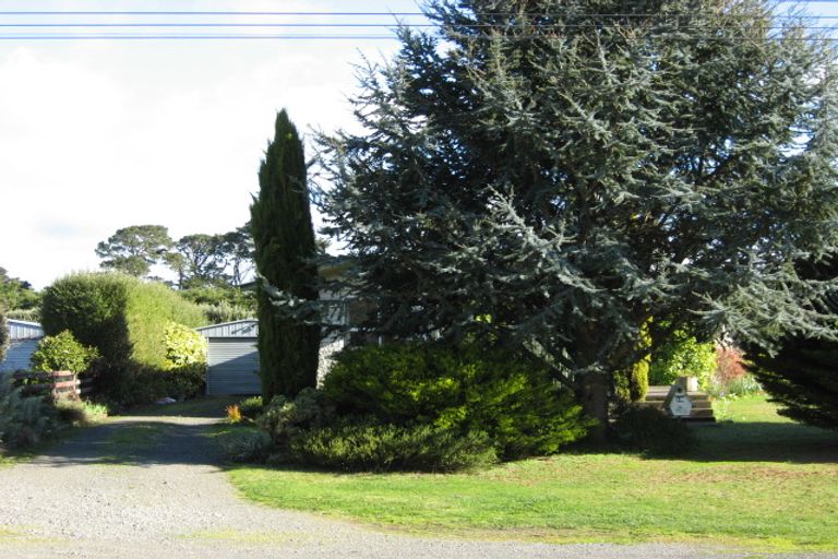 Photo of property in 19 Lake Street, Takapau, 4203