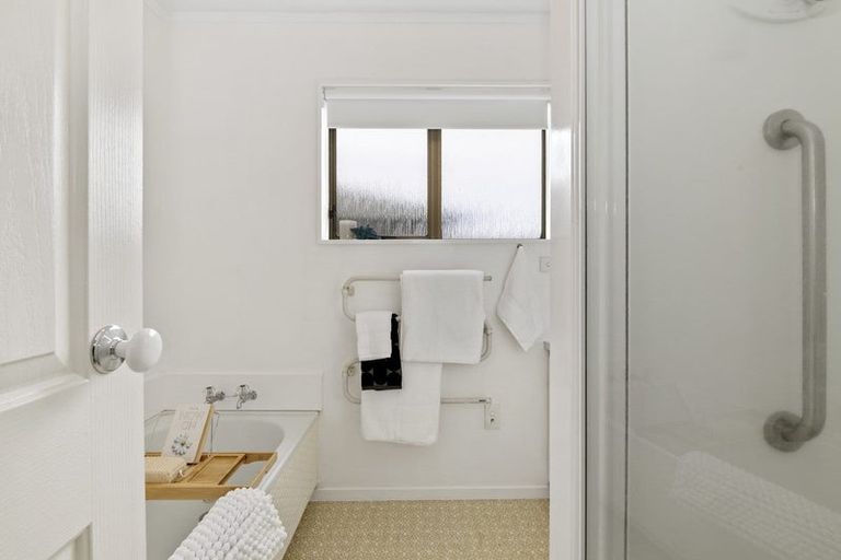 Photo of property in 48 Edward Avenue, Orewa, 0931