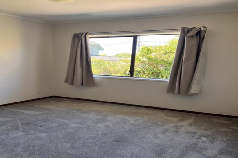 Photo of property in 2/169 Onewa Road, Birkenhead, Auckland, 0626