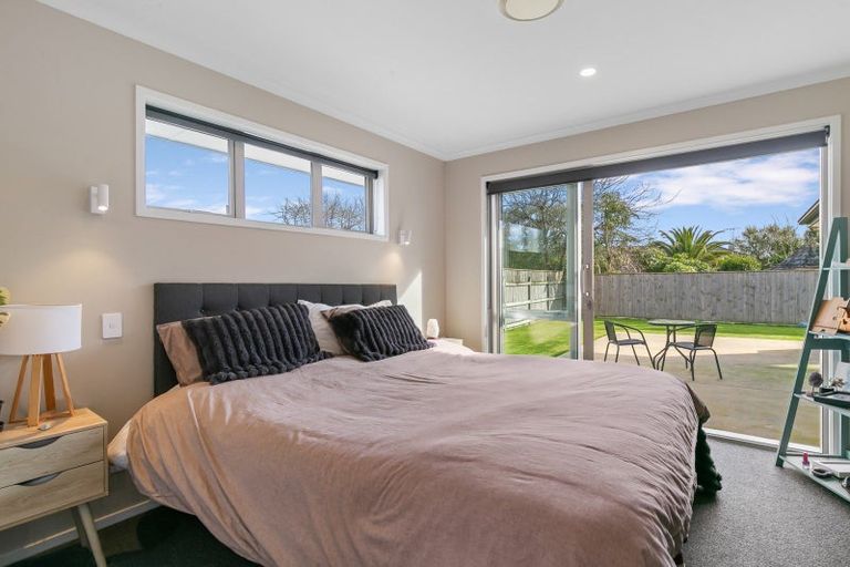 Photo of property in 15 Barry Curtis Place, Levin, 5510