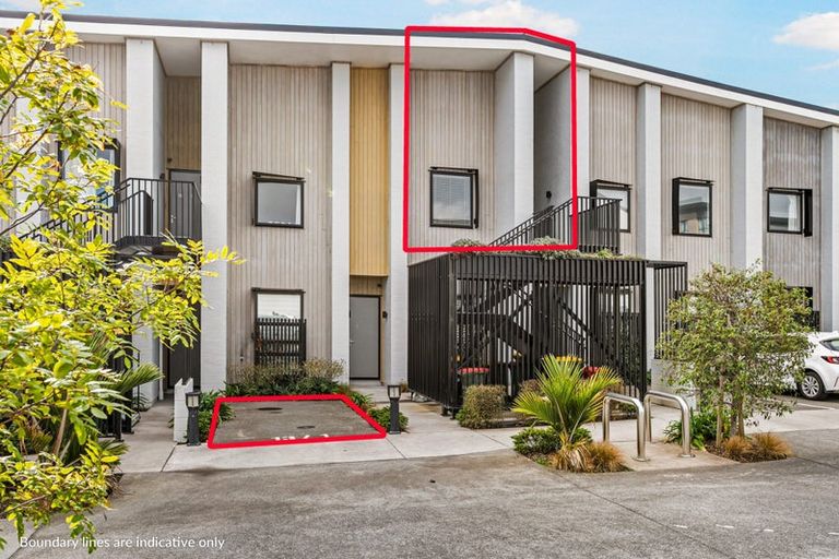 Photo of property in 13/1 Genevieve Lane, Hobsonville, Auckland, 0616