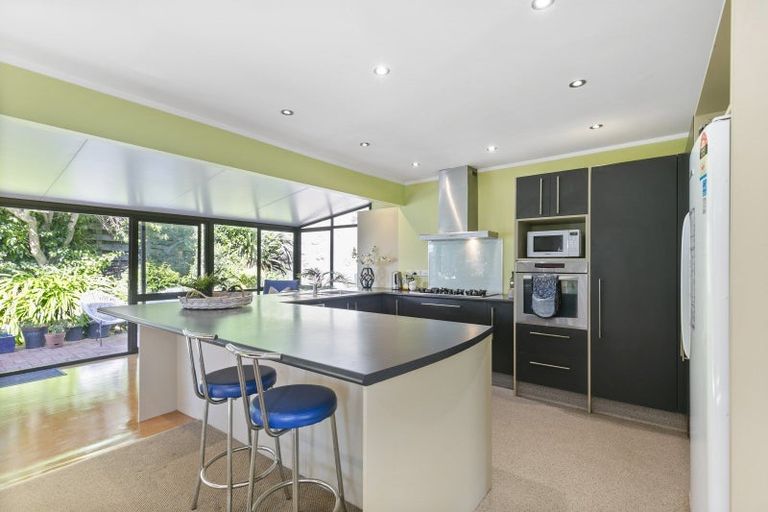 Photo of property in 39 Homewood Crescent, Karori, Wellington, 6012