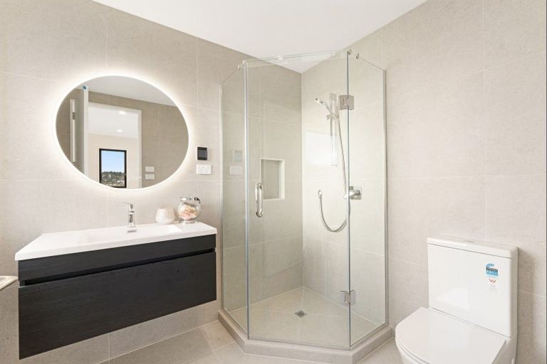 Photo of property in 4 Babos Avenue, Kumeu, 0810