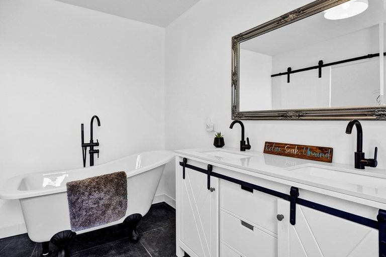 Photo of property in 2745 Opunake Road, Te Kiri, Opunake, 4682