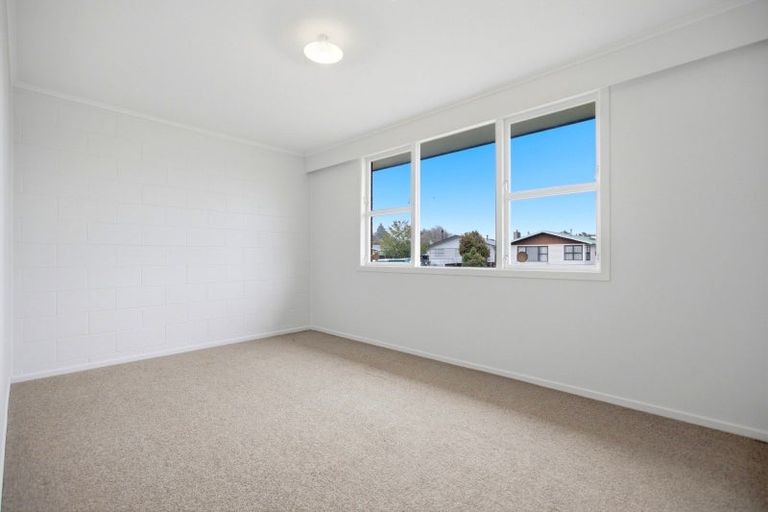 Photo of property in 5a-c Pohutukawa Drive, Tokoroa, 3420