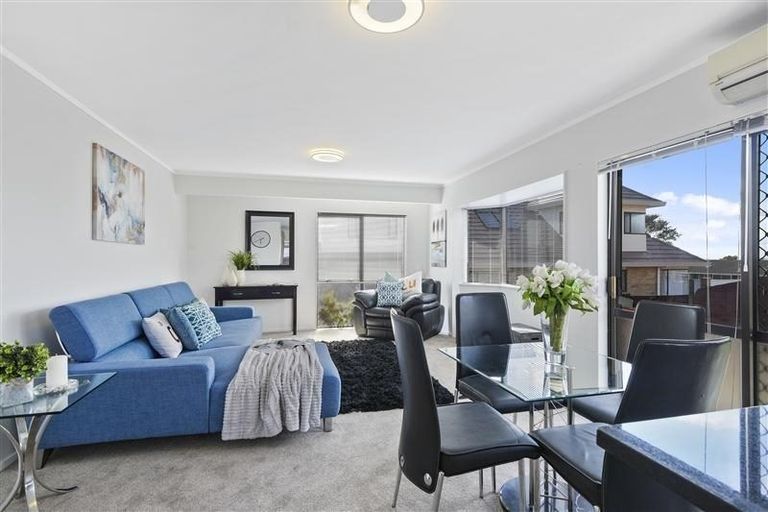 Photo of property in 2/111 Donovan Street, Blockhouse Bay, Auckland, 0600